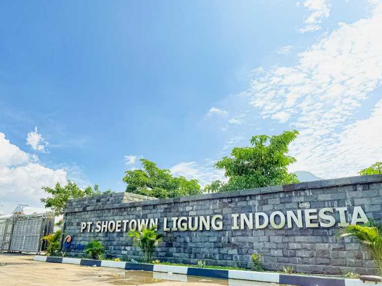 Produk dan Layanan PT Shoetown Ligung Indonesia